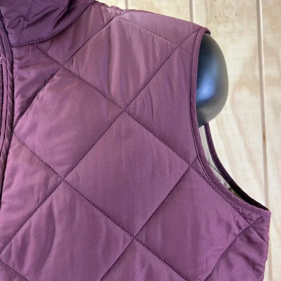 J.Crew Quilted Vest Burgundy Full Zip Pockets Women's Size M Authentic Outerwear - Picture 10 of 16